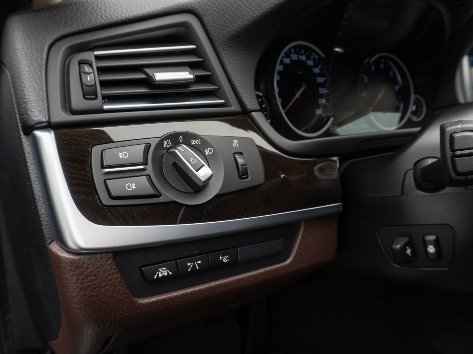 Fahrzeugabbildung BMW 535i Luxury Line HUD Memory ACC NaviPro Komfort