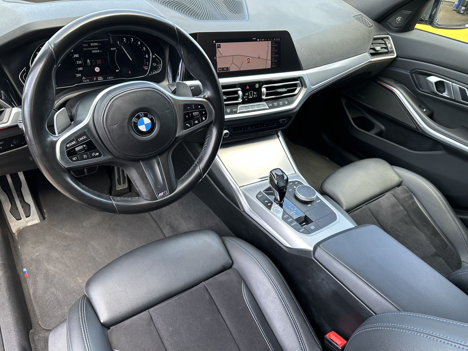 Fahrzeugabbildung BMW 330e Limousine M-Sport NAV+LASER+HEAD-UP+H&K+KAM