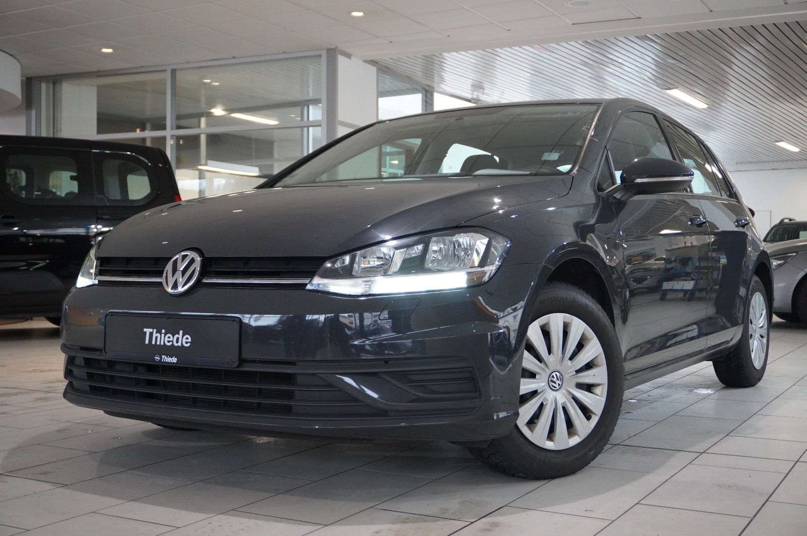 Fahrzeugabbildung Volkswagen Golf VII Lim. 1.0 TSI TRENDLINE NAVI/SHZ/PDC