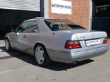 Mercedes-Benz E 220 CE Coupe Automatik*el.SD* 17" AMG*LPG* - Mercedes-Benz E 220 mit Benzin-Antrieb: Sportwagen