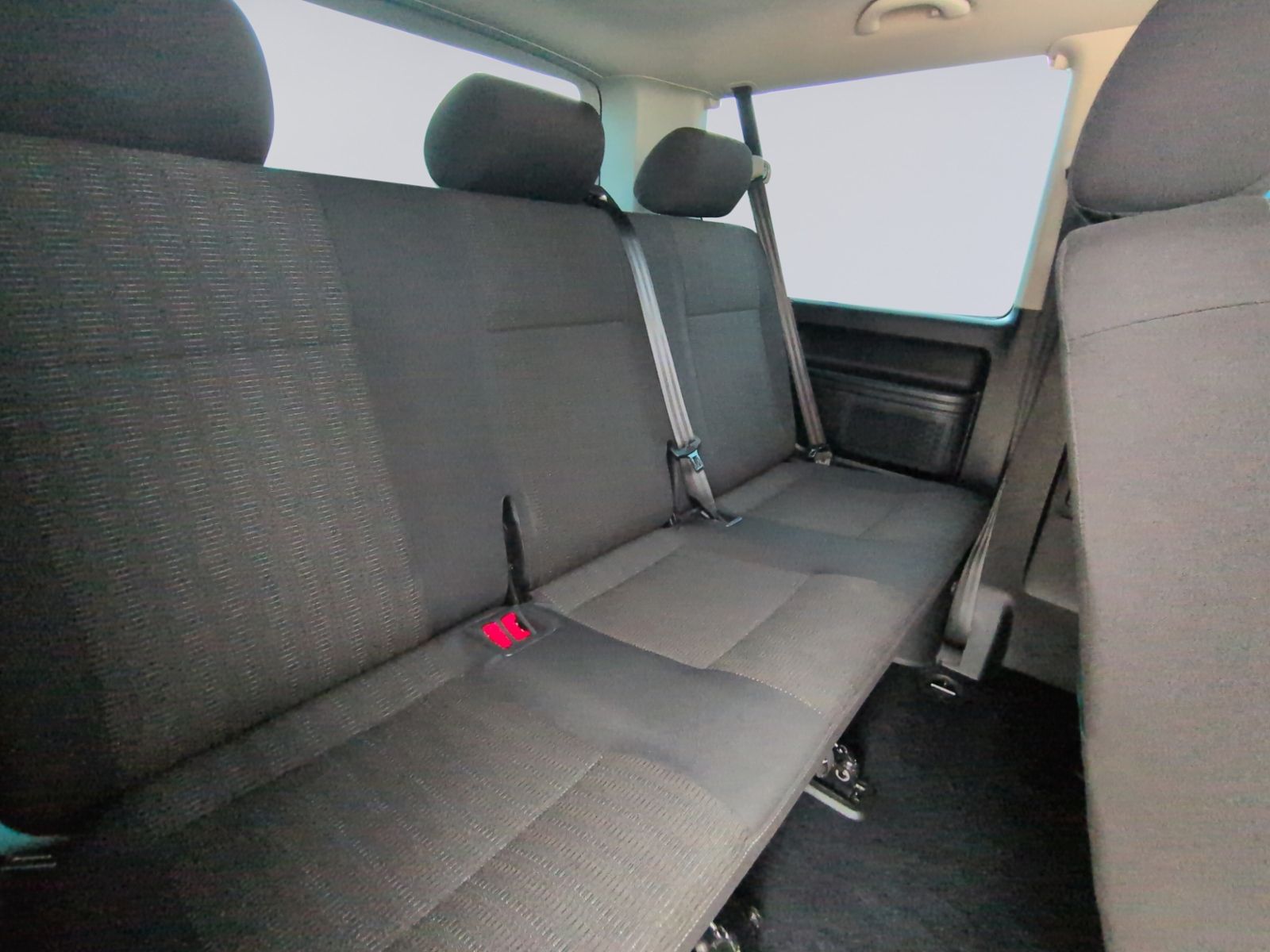 T6 Caravelle 2.0 TDI DSG NAVI+9SITZE+GRA+AHK