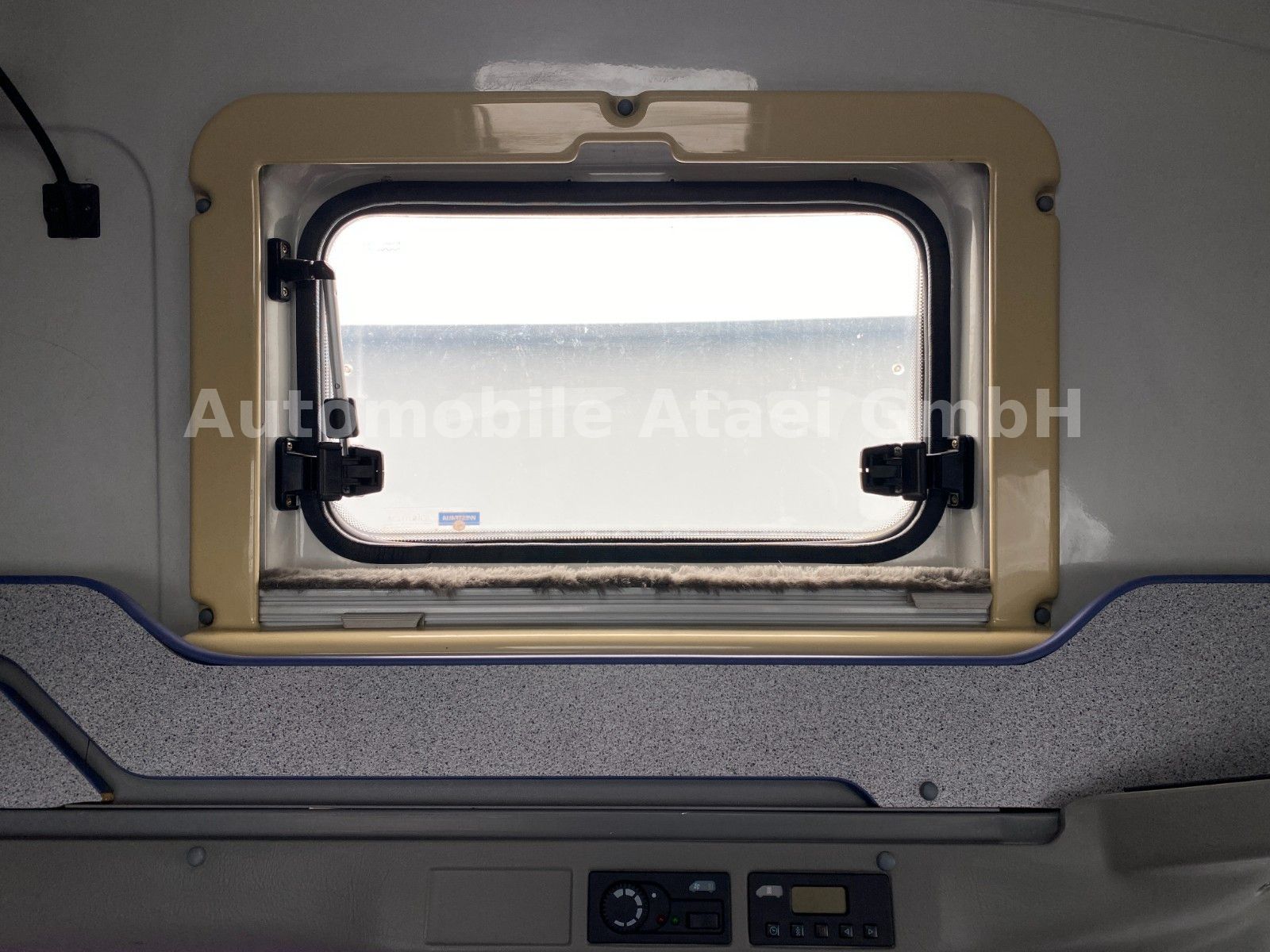 Fahrzeugabbildung Volkswagen T4 *California* Benzin Automatik KÜCHE (1687)