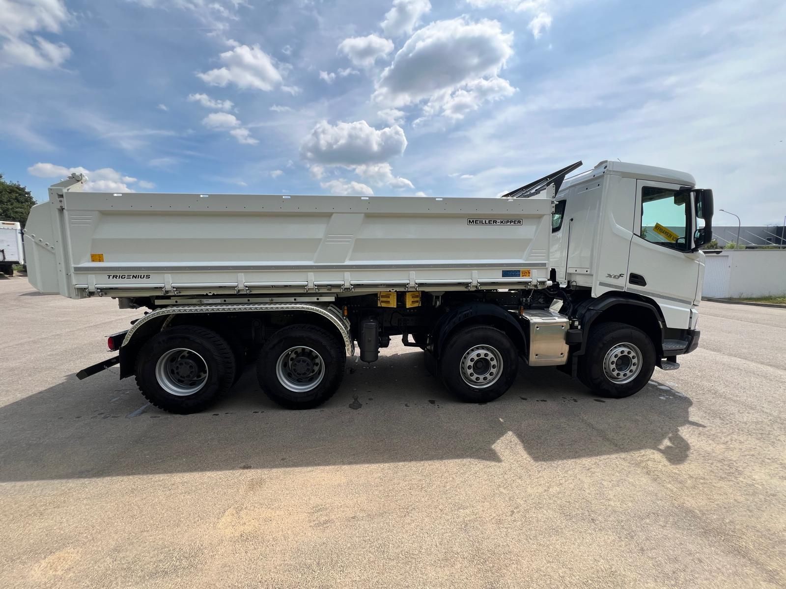 Fahrzeugabbildung DAF FAD XDC 450 Dreiseitenkipper