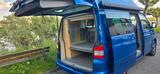Volkswagen T5 California Polyroof - blaue Volkswagen T5 California