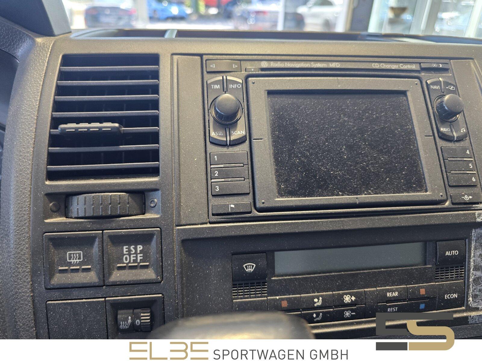 Volkswagen T5 Caravelle 3.2 V6 | 235 ch | BVA | 8 places | Chauffage auxiliaire | Climatisation Climatronic | Porte coulissante électrique | GPS