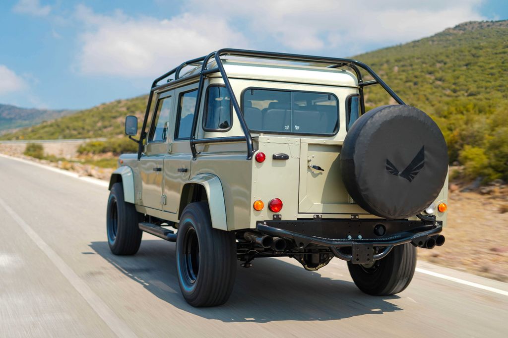 Land Rover Defender