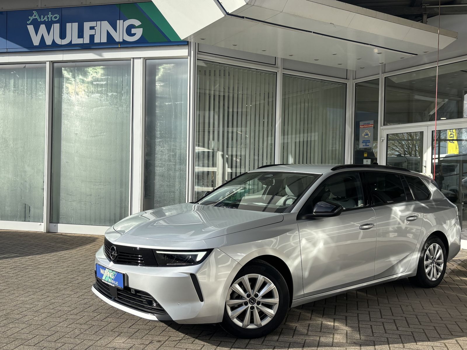 Opel Astra Sports Tourer 1.2 Turbo Edition NAVI LED 