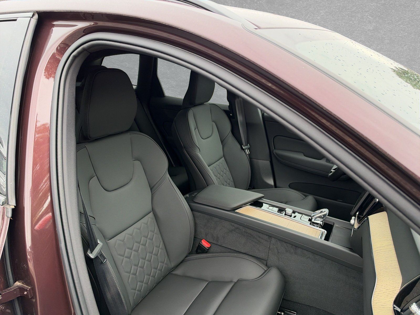 Volvo XC60 T8 AWD PHEV Plus Dark GEWERBEKUNDENANGEBOT imagem 3