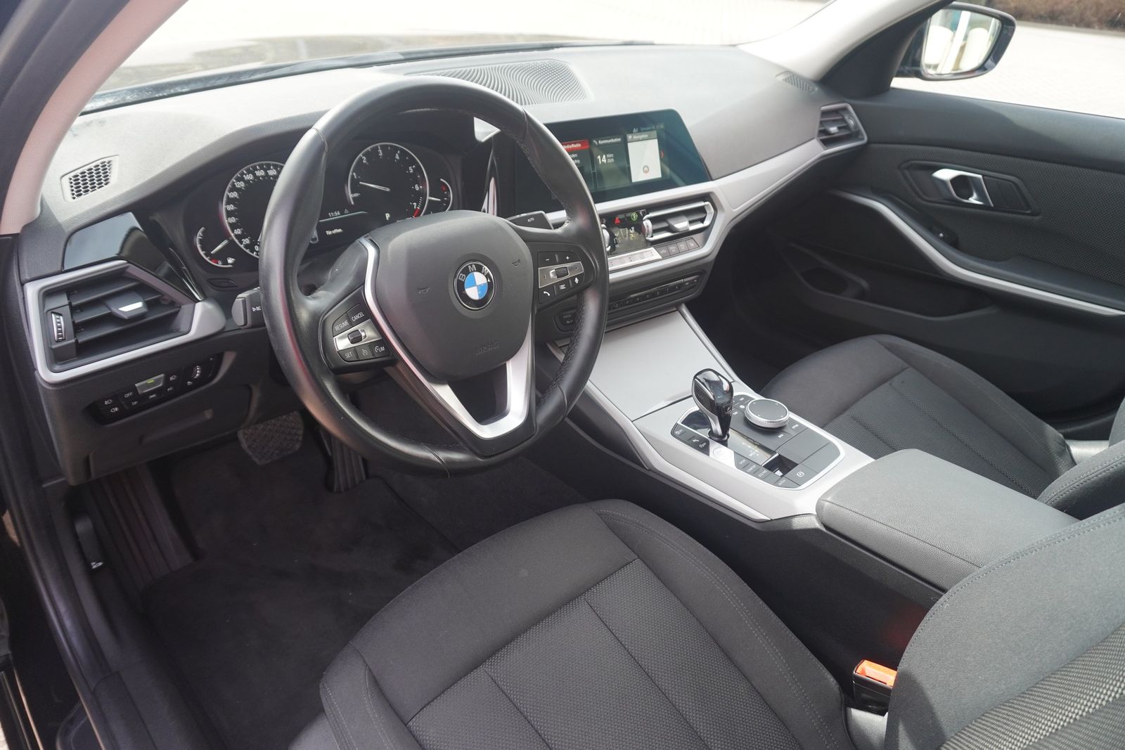 BMW 320i Advantage LED Navi Digitales Cockpit PDC foto 8