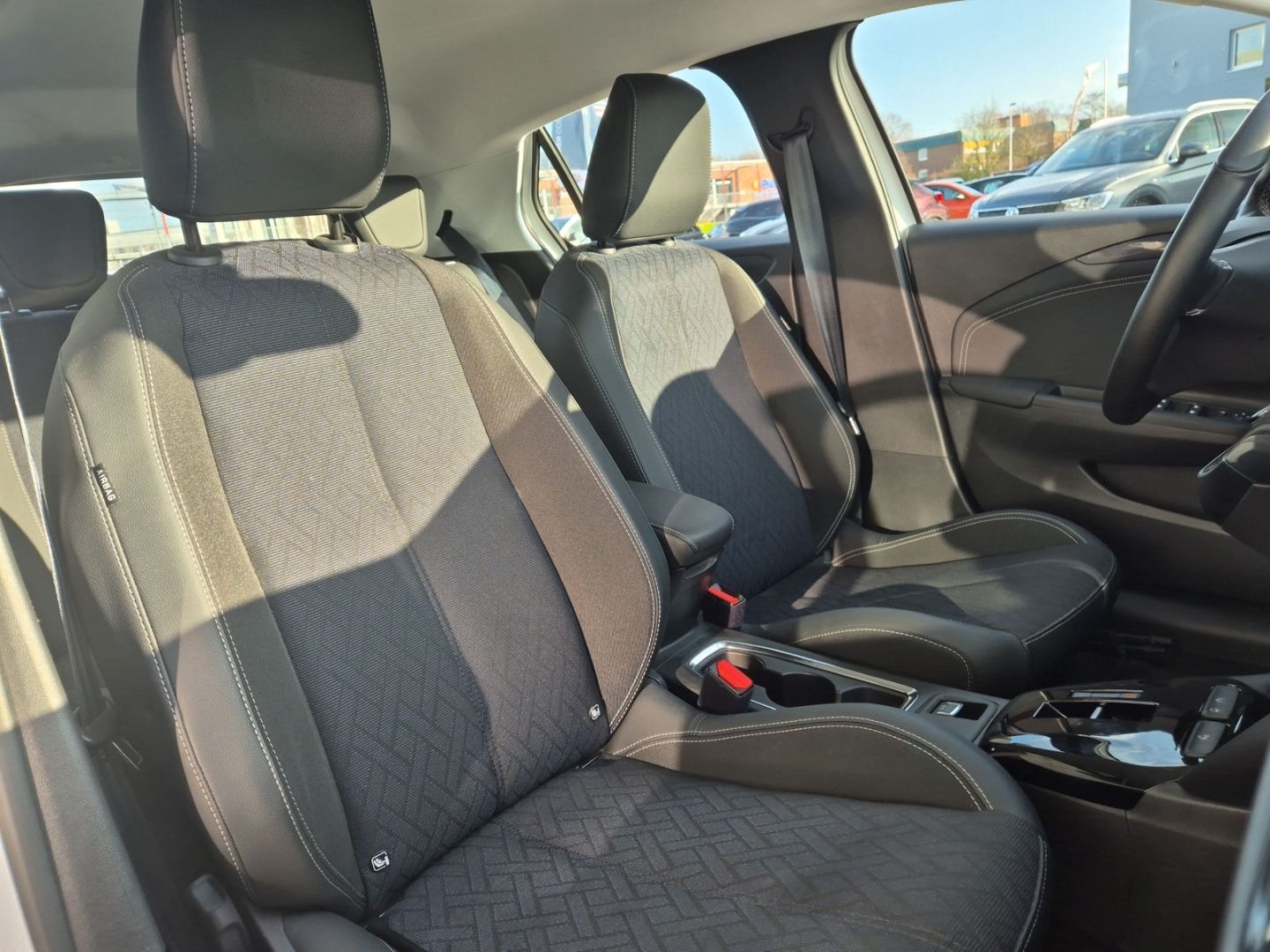 Fahrzeugabbildung Opel Corsa-e Corsa F e Elegance Navi LED ACC Apple Ca