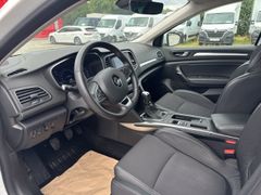 Fahrzeugabbildung Megane IV Grandtour Intens 1.3 TCe 140 EU6d