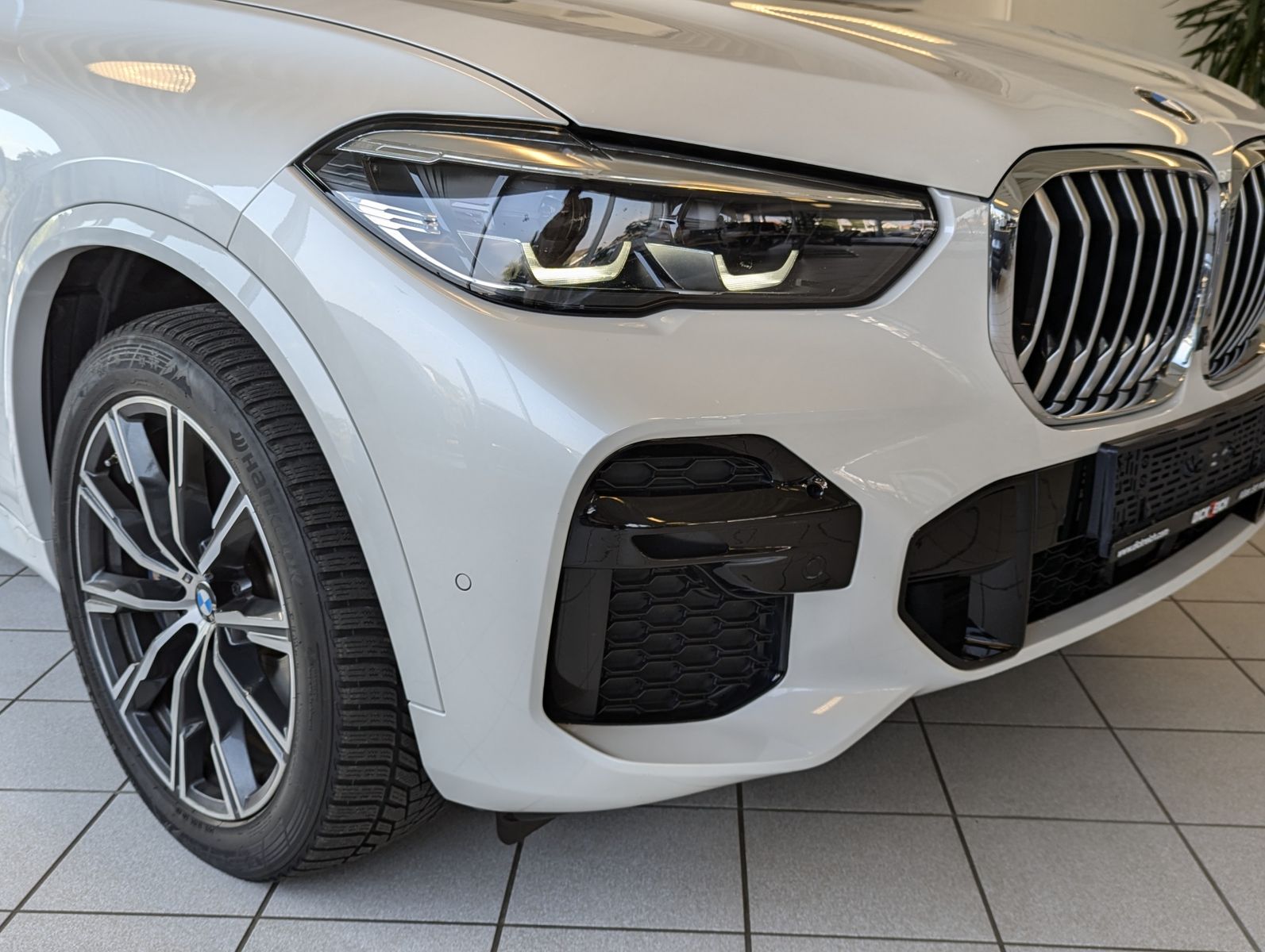 Fahrzeugabbildung BMW X5 xD 30 d M-Sport Pano ACC 360° AHK Dashcam