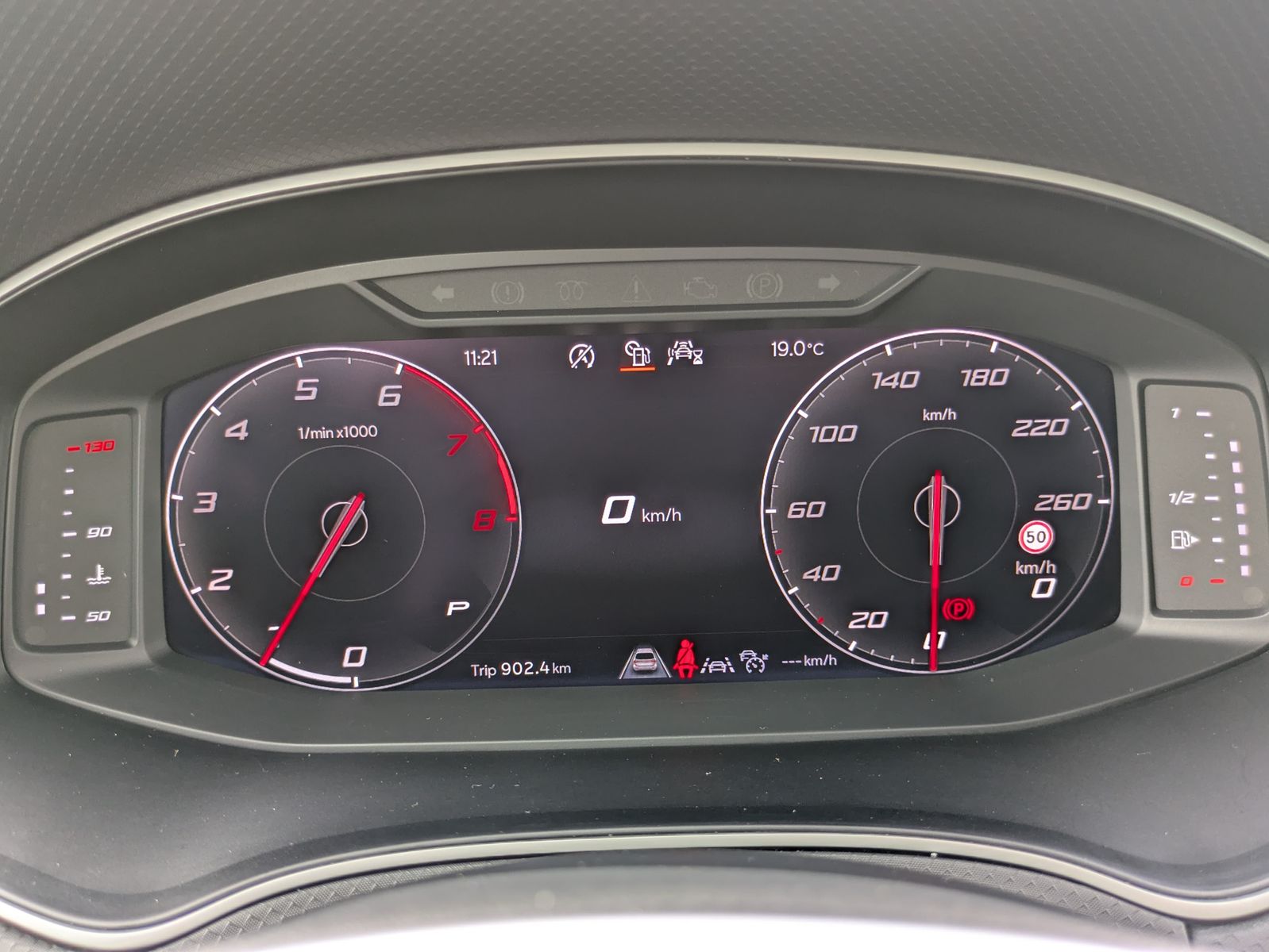 Fahrzeugabbildung SEAT Arona 1.0 TSI FR DSG AHK*ACC*LED*APP*DAB*KAMERA
