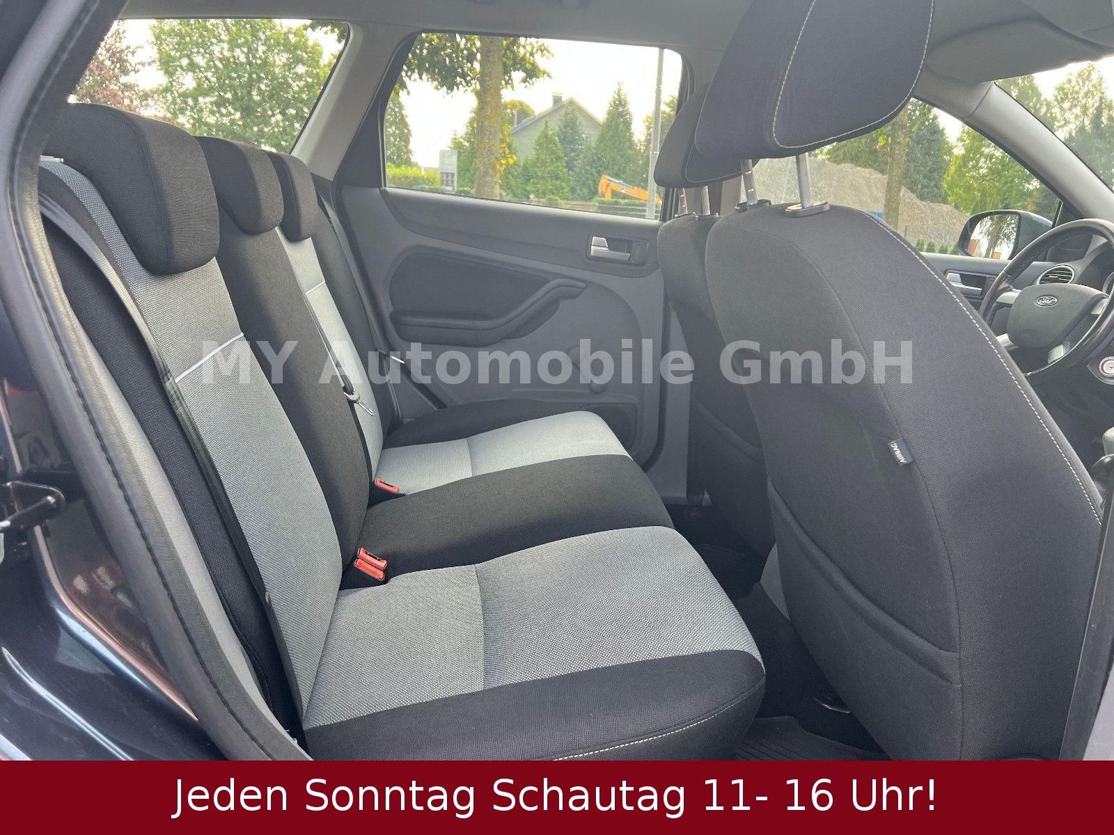Ford Focus 2011 — photo 21