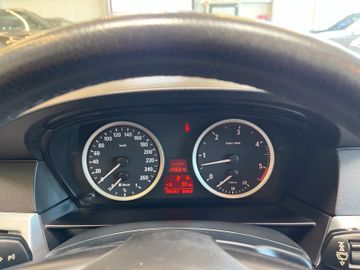BMW 530 Touring 530d xDrive *HUD*NAVI*LEDER*PANO*SZH