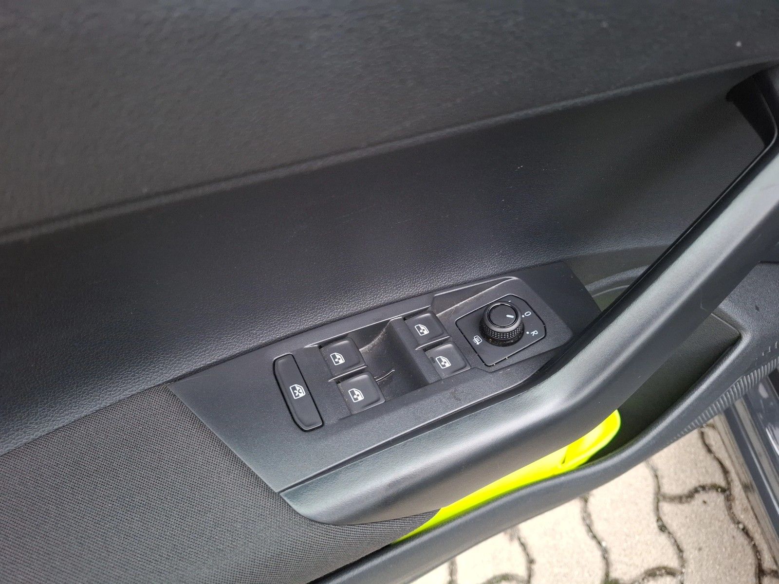 Fahrzeugabbildung Volkswagen Polo 1.0 Comfortline Klima DAB PDC
