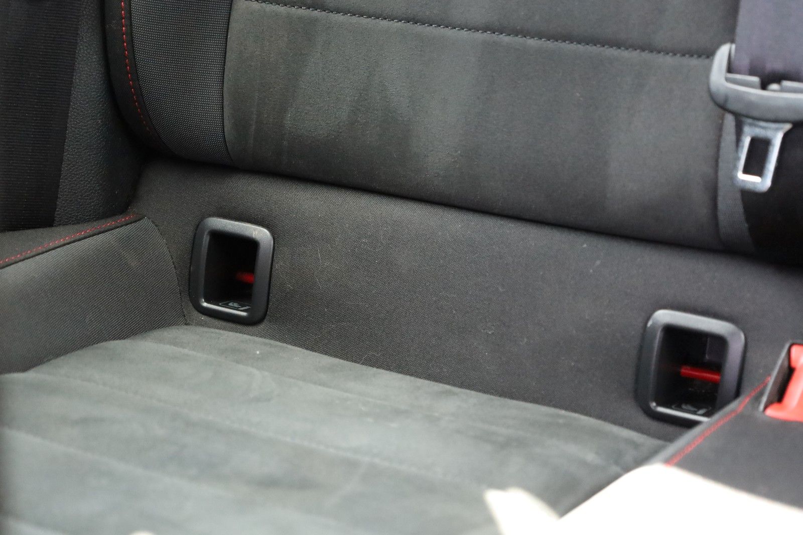 Fahrzeugabbildung SEAT Ateca FR 1,5 TSI *Navi *SHZ *Winterräder