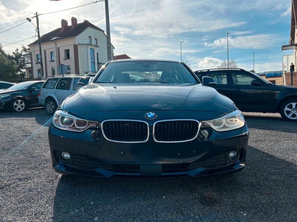 BMW 320d AUT + ACC + SCHIEBED + LEDER