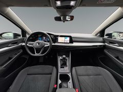 Fahrzeugabbildung Volkswagen Golf VIII Variant Life Navi Sitzh LED ACC AHK