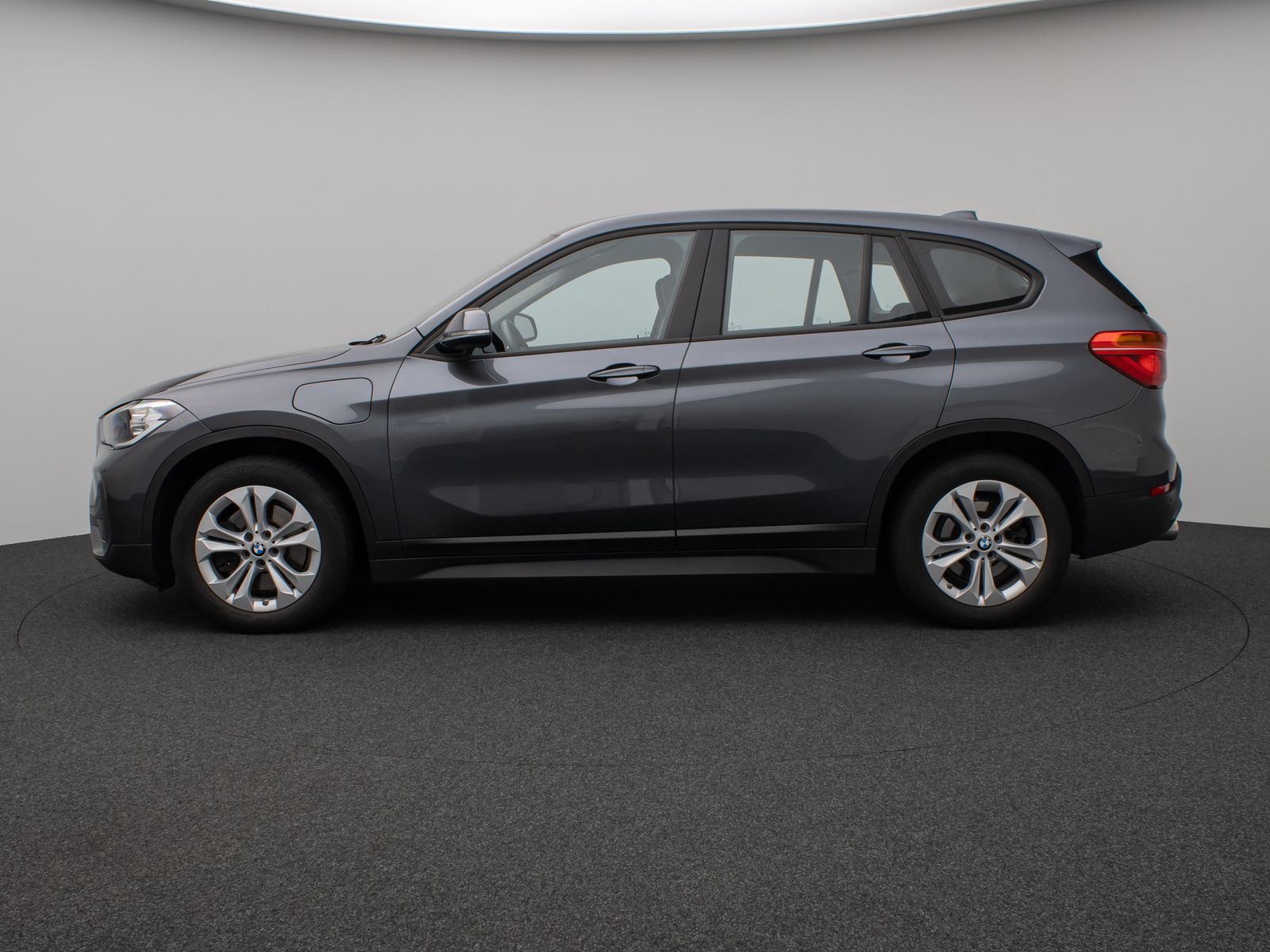 Fahrzeugabbildung BMW X1 xD25e PDC DAB Navi Lordos Geschwindigkeitsreg