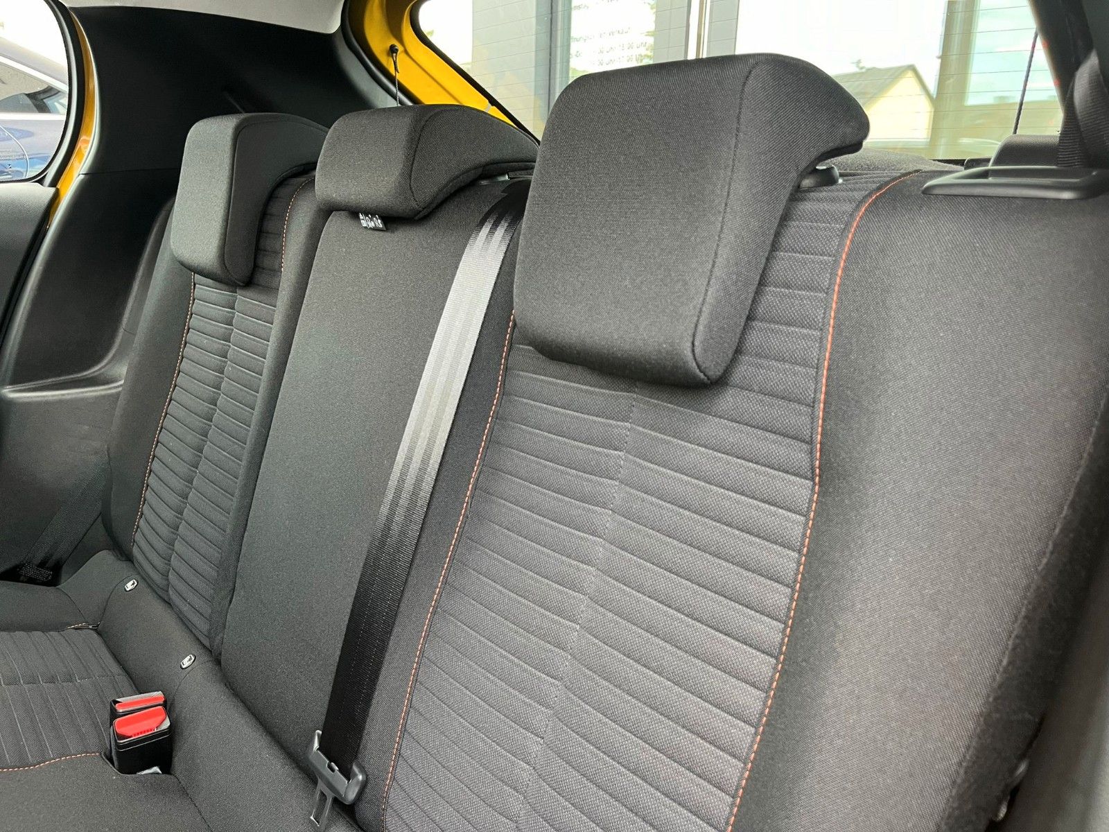 Fahrzeugabbildung Peugeot 208 Active
