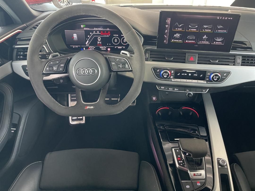 Fahrzeugabbildung Audi RS 4 Avant 2.9 quattro TFSI RS-AGA, MATRIX, Navi