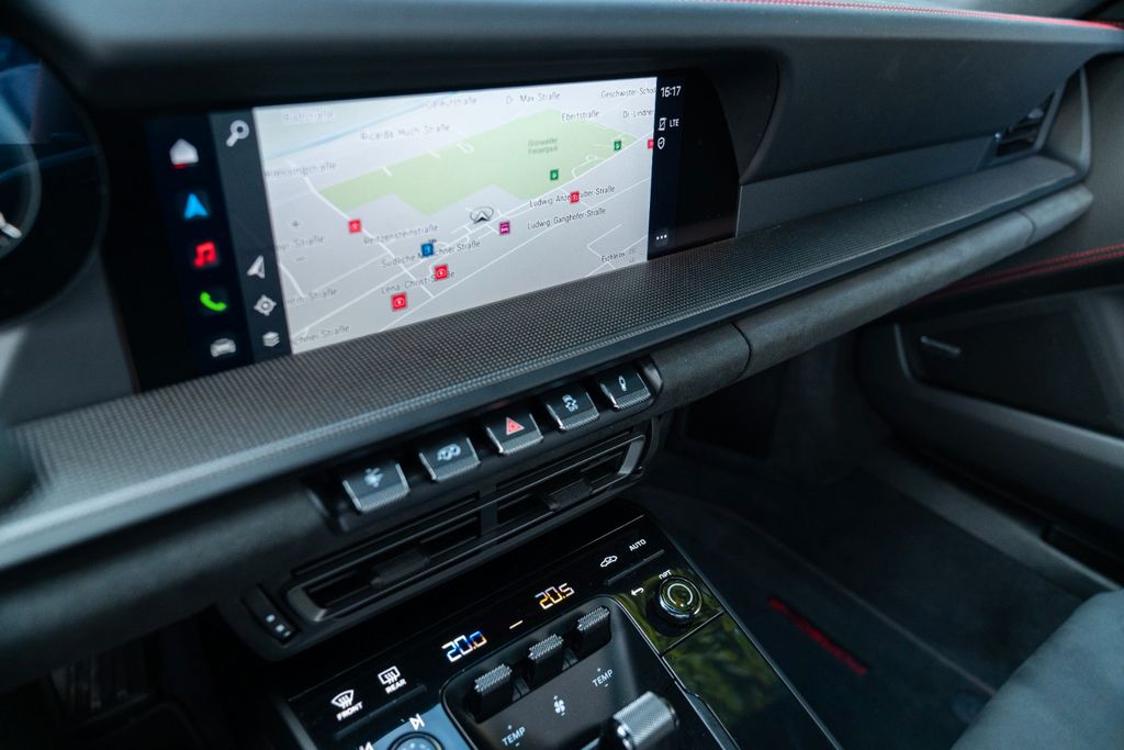 Porsche 992 Carrera 4 GTS/ MATRIX/ 18-WEGE/ LIFT/ BOSE Porsche 992 Carrera 4 GTS/ MATRIX/ 18-WEGE/ LIFT/ BOSE