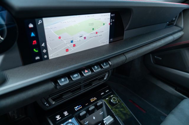 Porsche 992 Carrera 4 GTS/ MATRIX/ 18-WEGE/ LIFT/ BOSE Porsche 992 Carrera 4 GTS/ MATRIX/ 18-WEGE/ LIFT/ BOSE