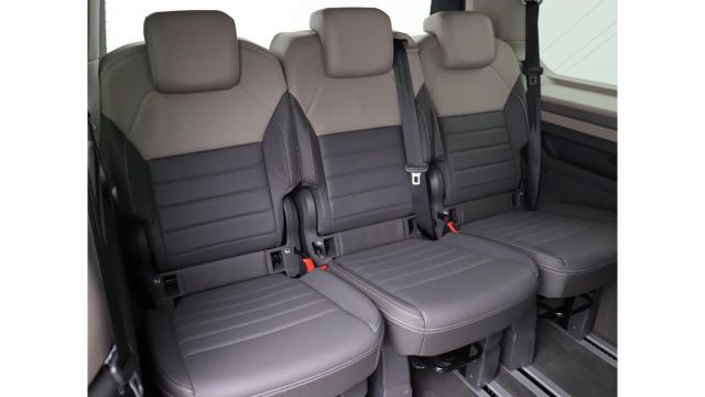 T7 Multivan Life 2.0 TDI SCR DSG AHK 7 Si. EasyO