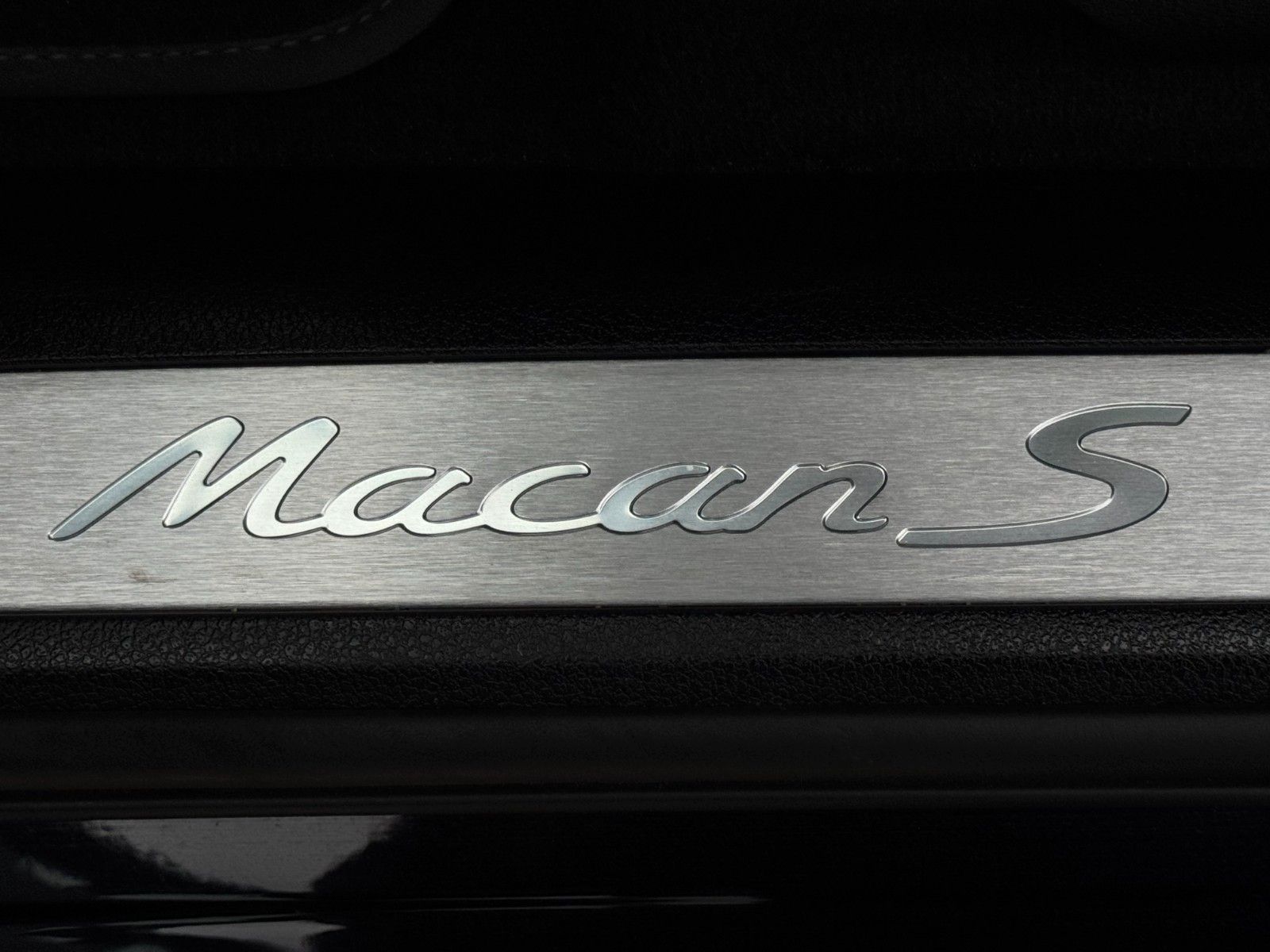Fahrzeugabbildung Porsche Macan S V6 Pano Kamera Leder St-Heiz. Memory
