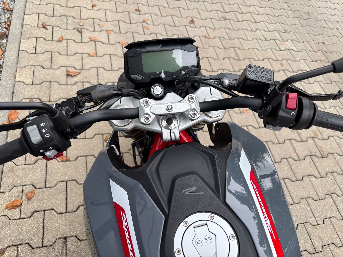 Fahrzeugabbildung BMW G 310 R Style Sport gepflegter Zustand