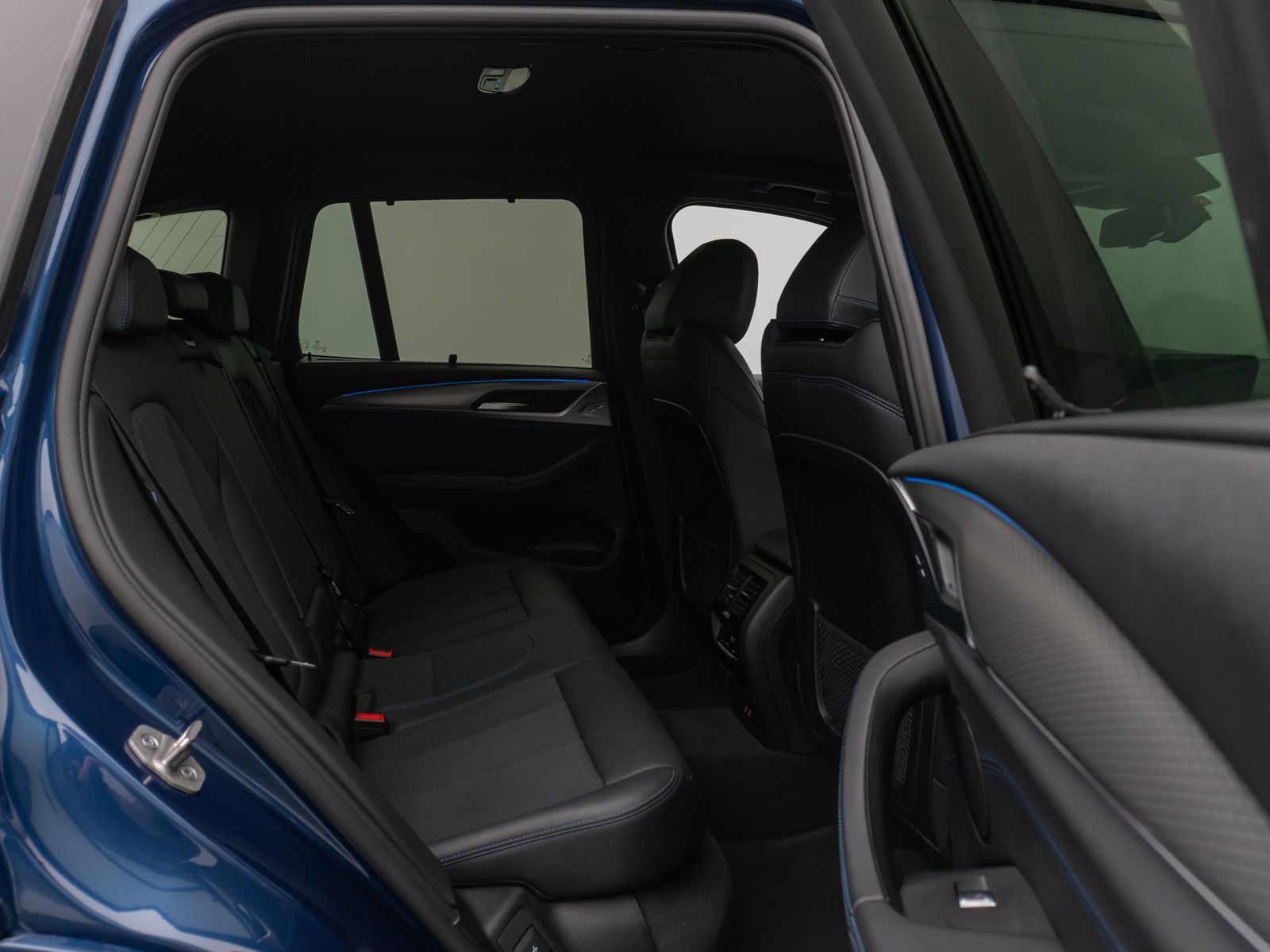 Fahrzeugabbildung BMW X3 xD30e M Sport Kamera HUD DAB HiFi AHK Komfort