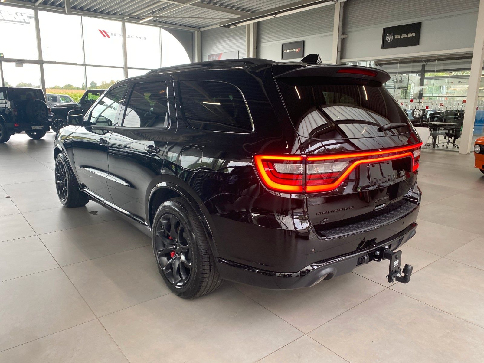 Fahrzeugabbildung Dodge Durango 5,7 HEMI R/T Premium LPG "Blacktop"