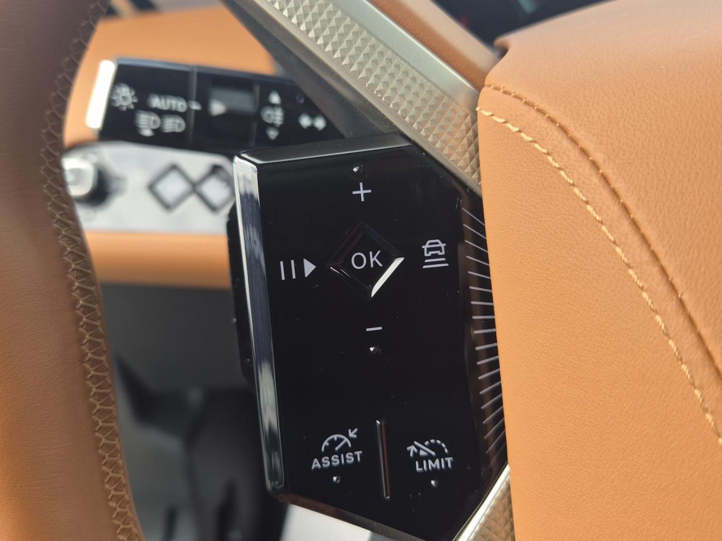 DS Automobiles No8 Etoile FWD 230PS LEDER/ACC/NAVI/Glasdach/LED