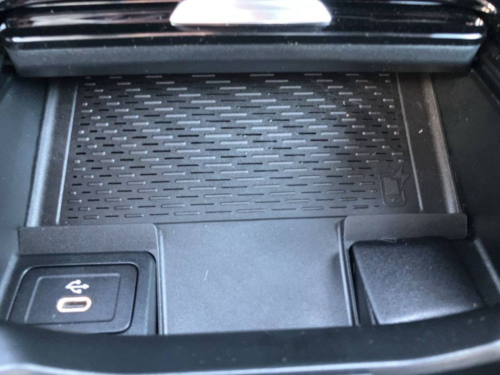 Fahrzeugabbildung Mercedes-Benz A 200 AMG*NIGHT*DISTR*19ZOLL*KAM*MULTIB*NAVI