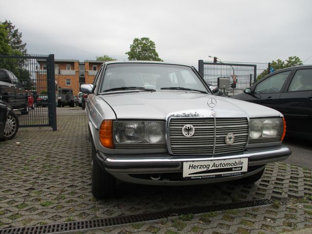 Mercedes-Benz 200 Beziner /123 Automatikgetriebe BJ: 1984