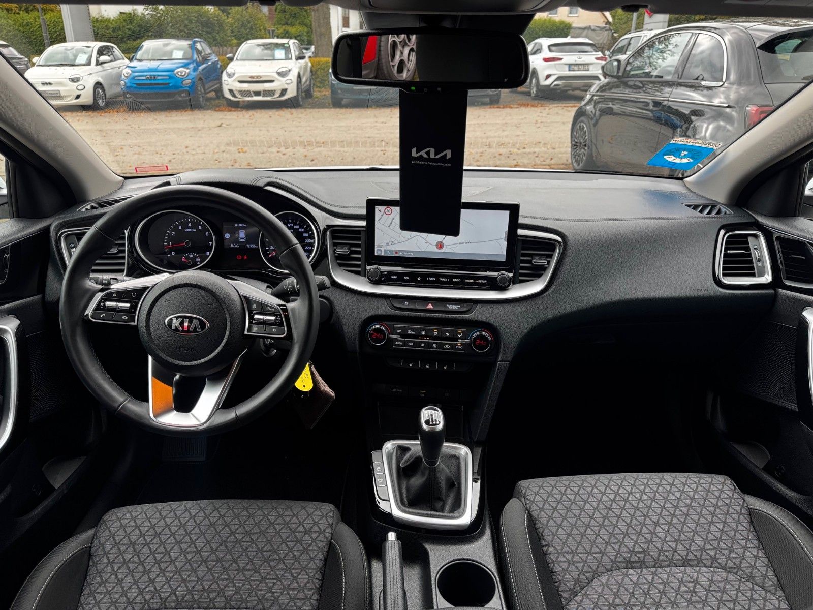 Fahrzeugabbildung Kia CEED 1.5T VIS KOMF NAV KAMERA SITZHEIZUNG 160PS
