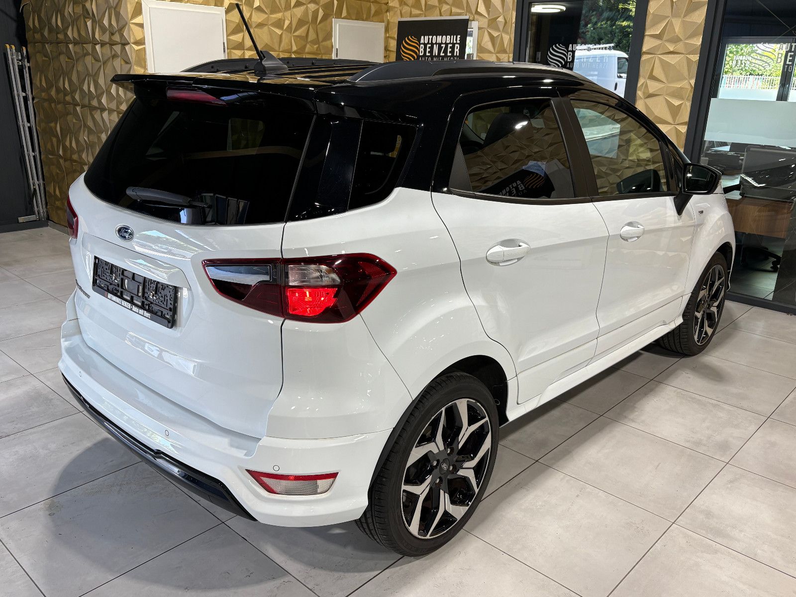 Fahrzeugabbildung Ford EcoSport ST-Line/ALCANTARA/PANO/APPLE/KAMERA/NAV