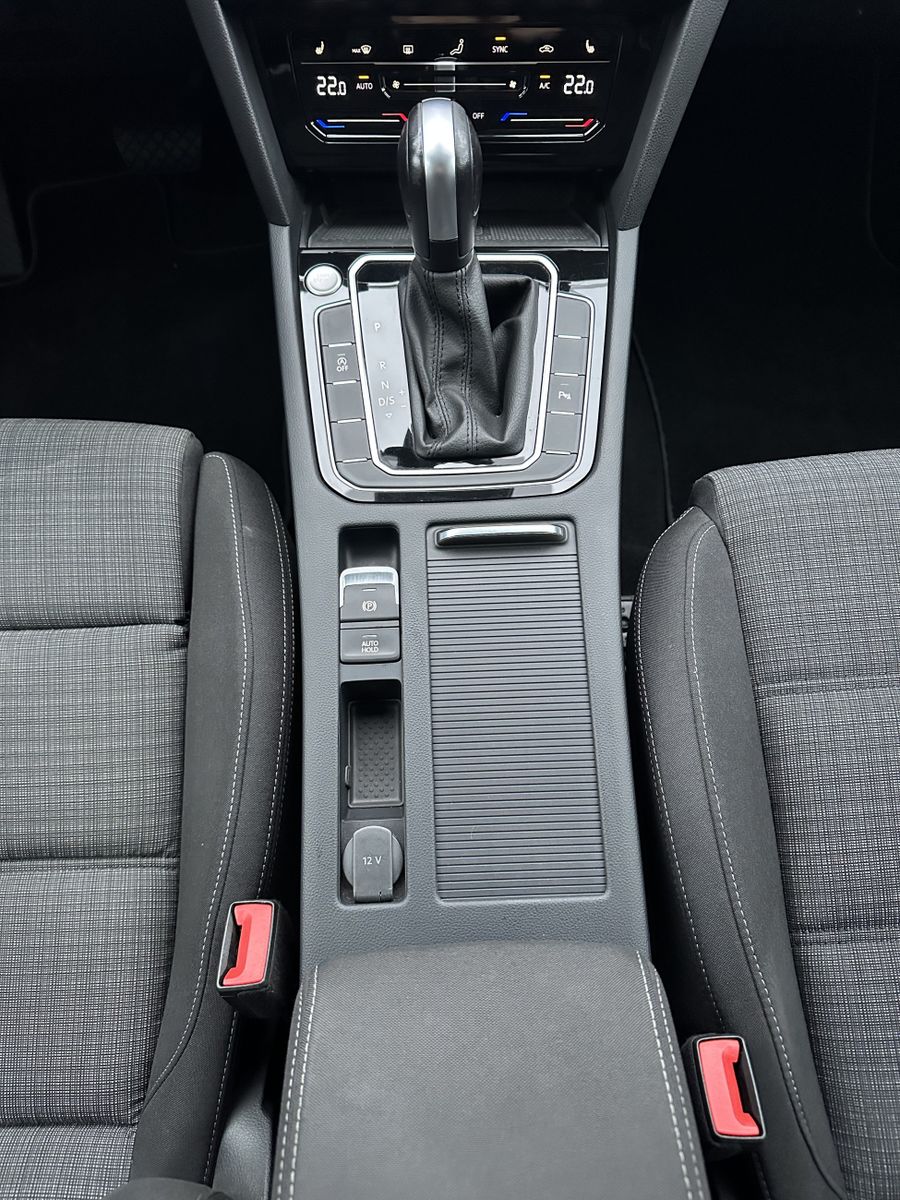 Fahrzeugabbildung Volkswagen Passat Variant 2.0 TDI DSG Business NAV+LED+ACC