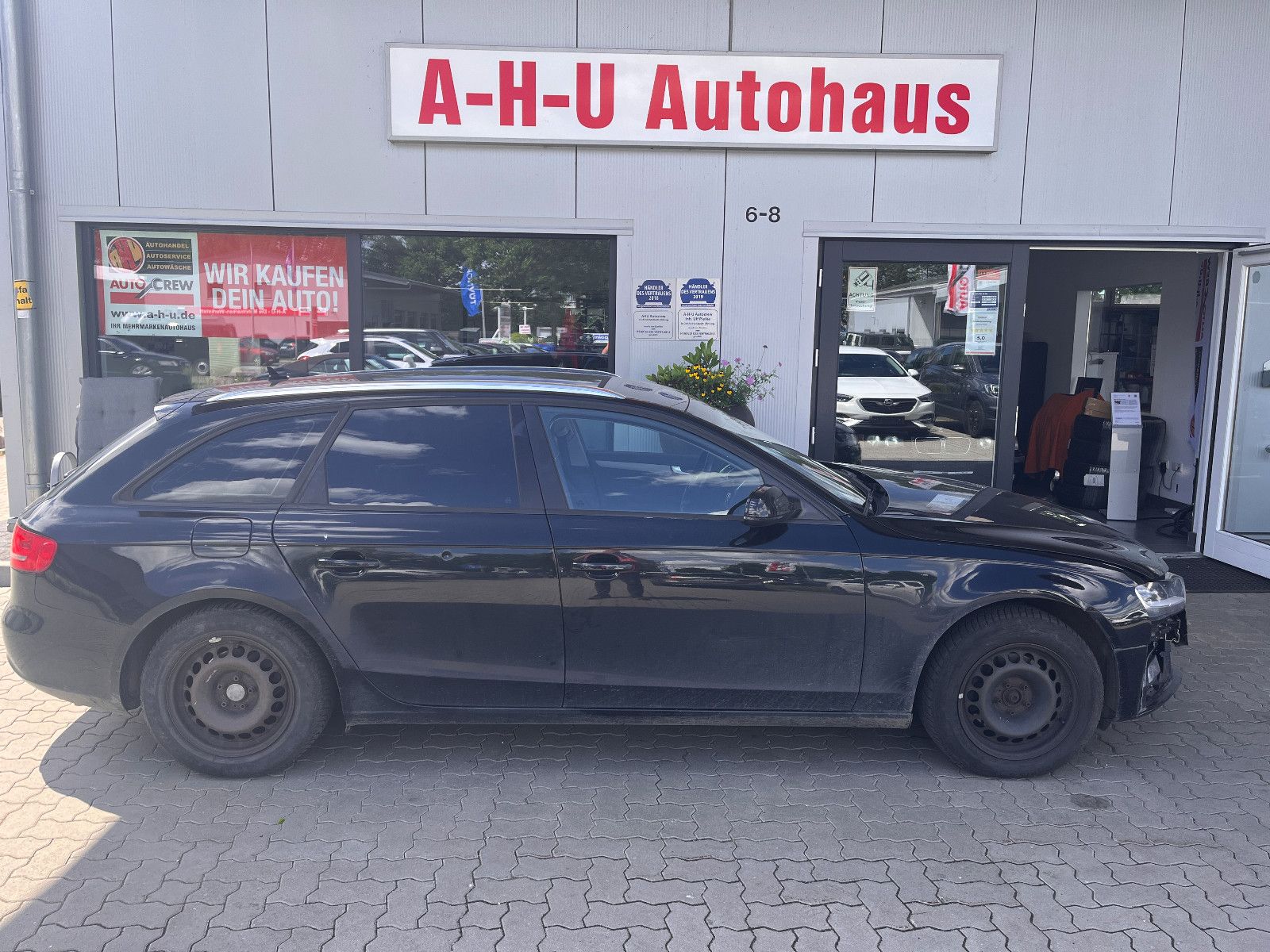 Fahrzeugabbildung Audi A4 Avant Attraction