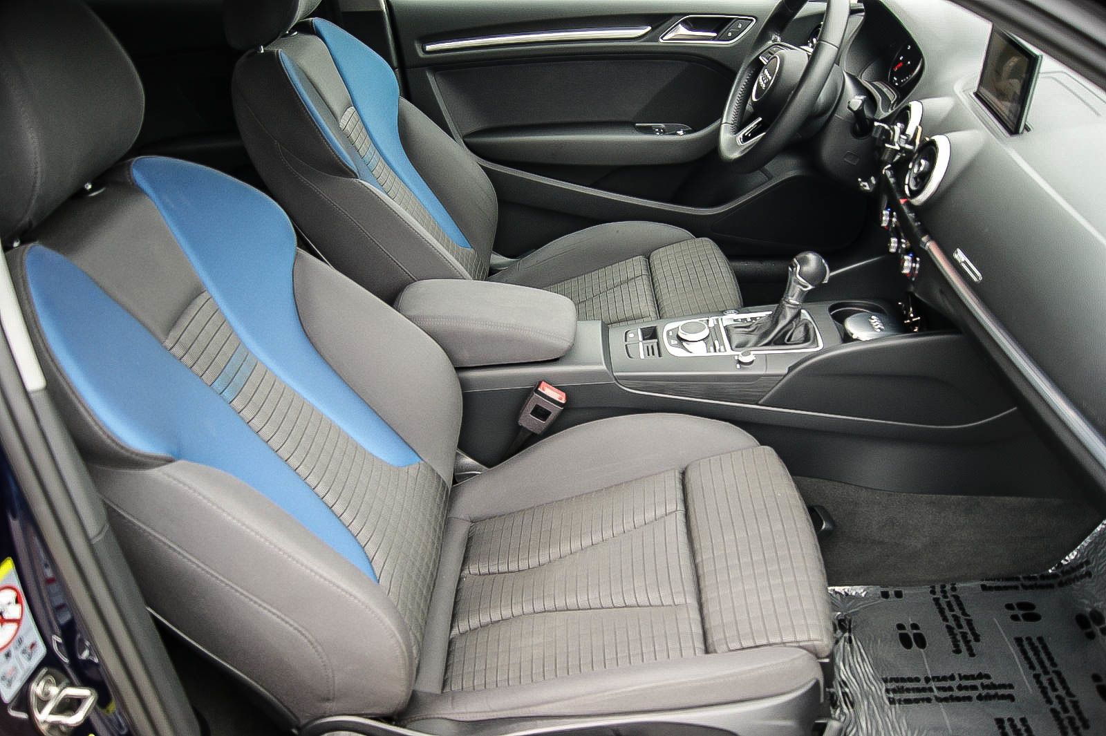 Fahrzeugabbildung Audi A3 30 TFSi SPORT S-tronic XENON NAVIGATION PDC