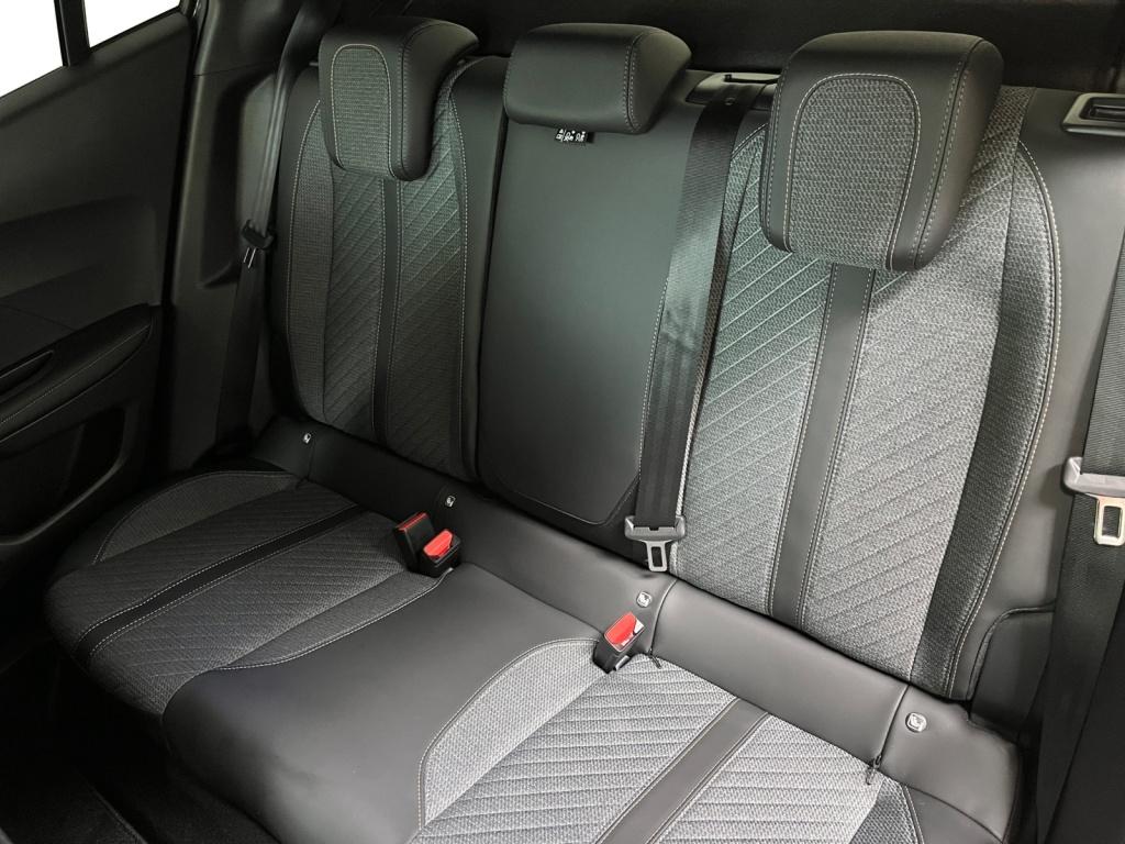 Peugeot 2008 Allure 1.2 PureTech Fahrassist+AHK+Cam+LED