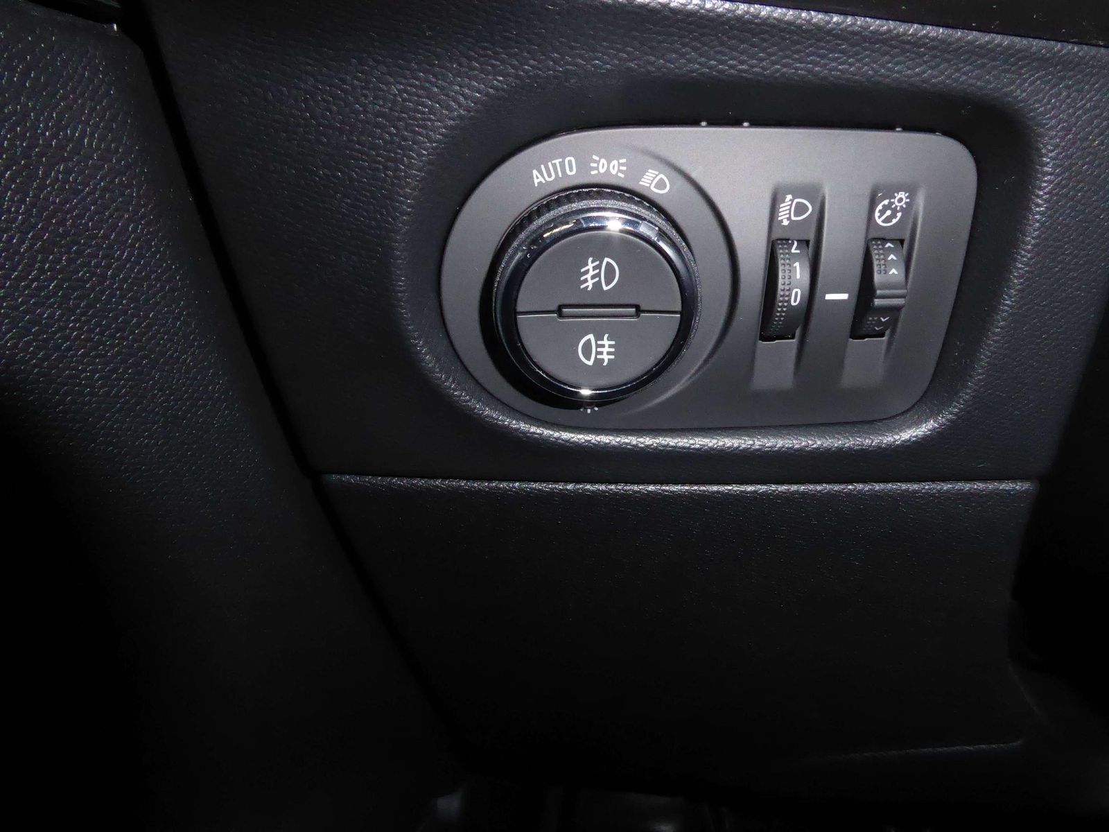 Fahrzeugabbildung Opel Mokka Elegance 1.2l 131PS Automatik/Navi!