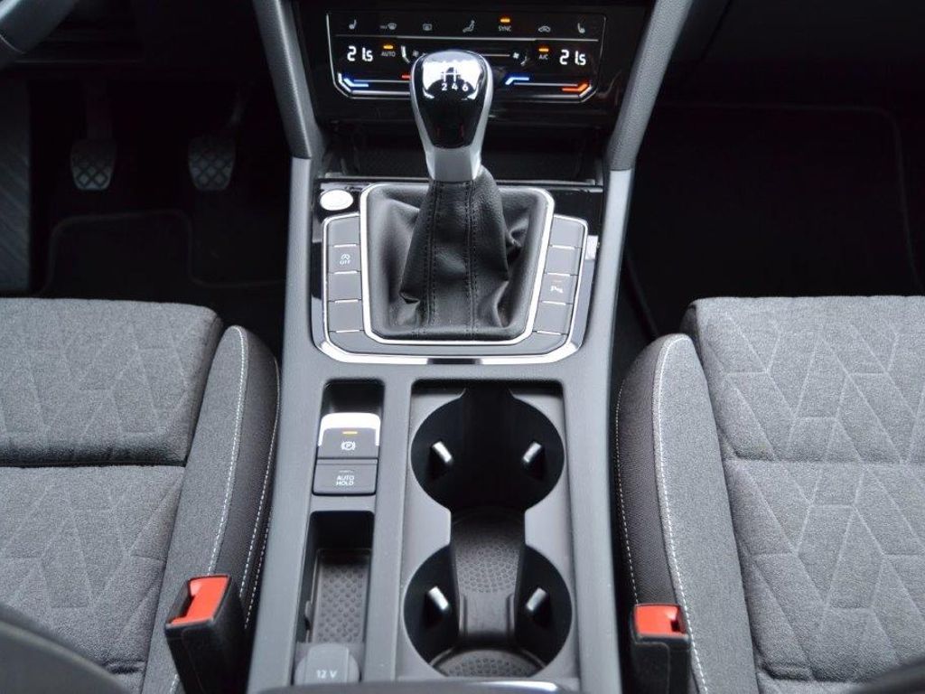 Passat Variant 1.5 TSI Business LED/NAVI+VZE+RFK