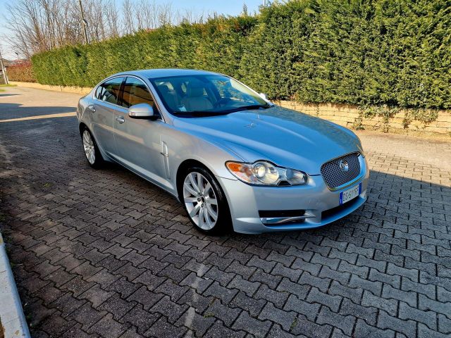 Jaguar XF 2.7D V6 Premium Luxury