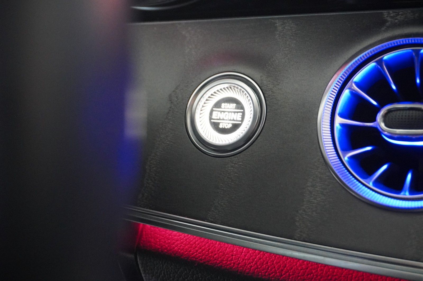 Fahrzeugabbildung Mercedes-Benz CLS 450 4MATIC 9G-TRONIC NAVI/360°/LED/HUD/AHK