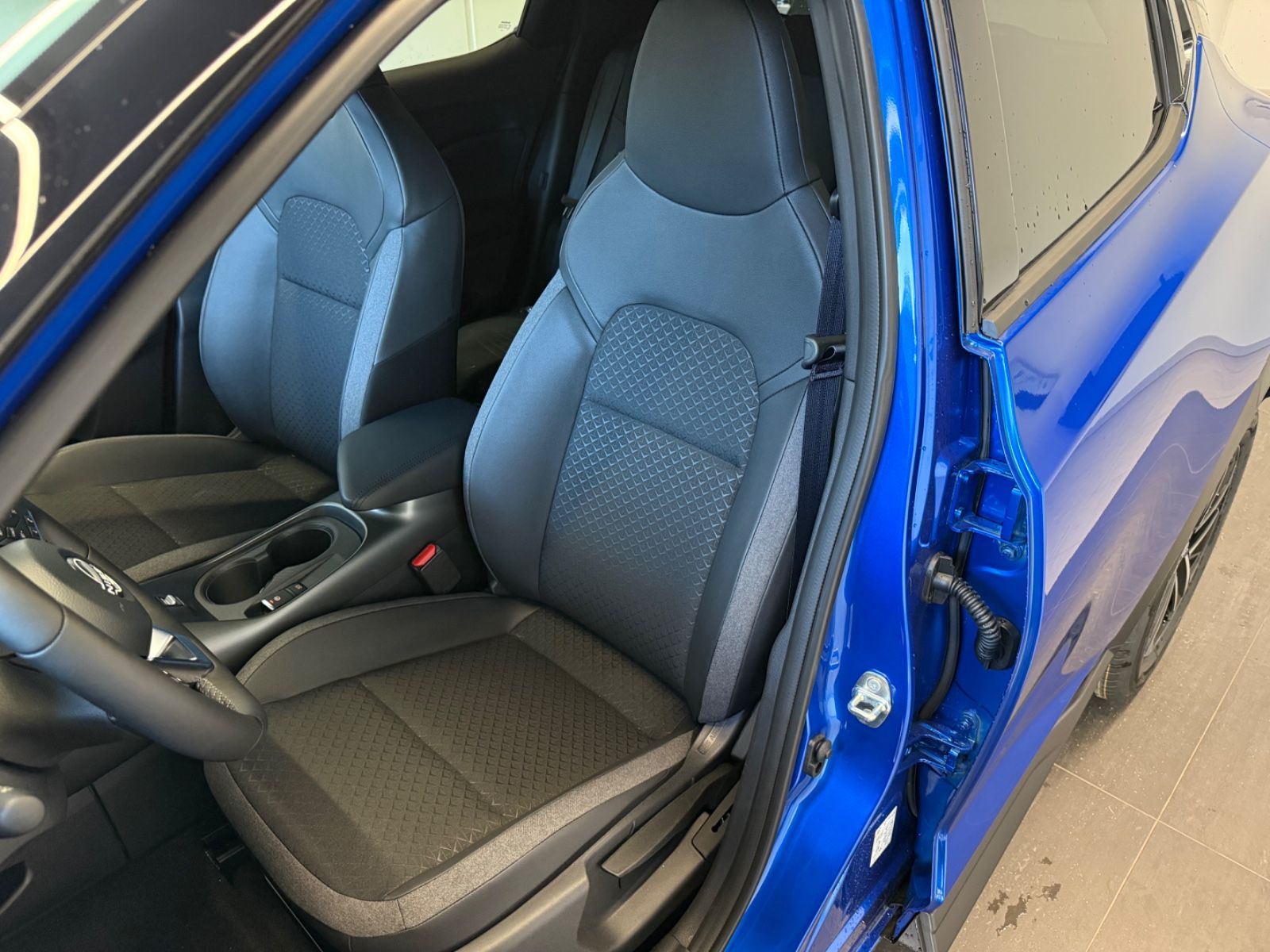 Fahrzeugabbildung Nissan Juke N-Connecta MT - Navi, Winter-P., Teilleder