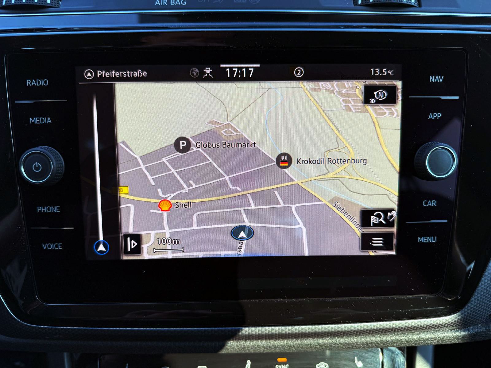 Fahrzeugabbildung Volkswagen Touran 1.5 TSI Active DSG ACC PDC KAM NAVI LED