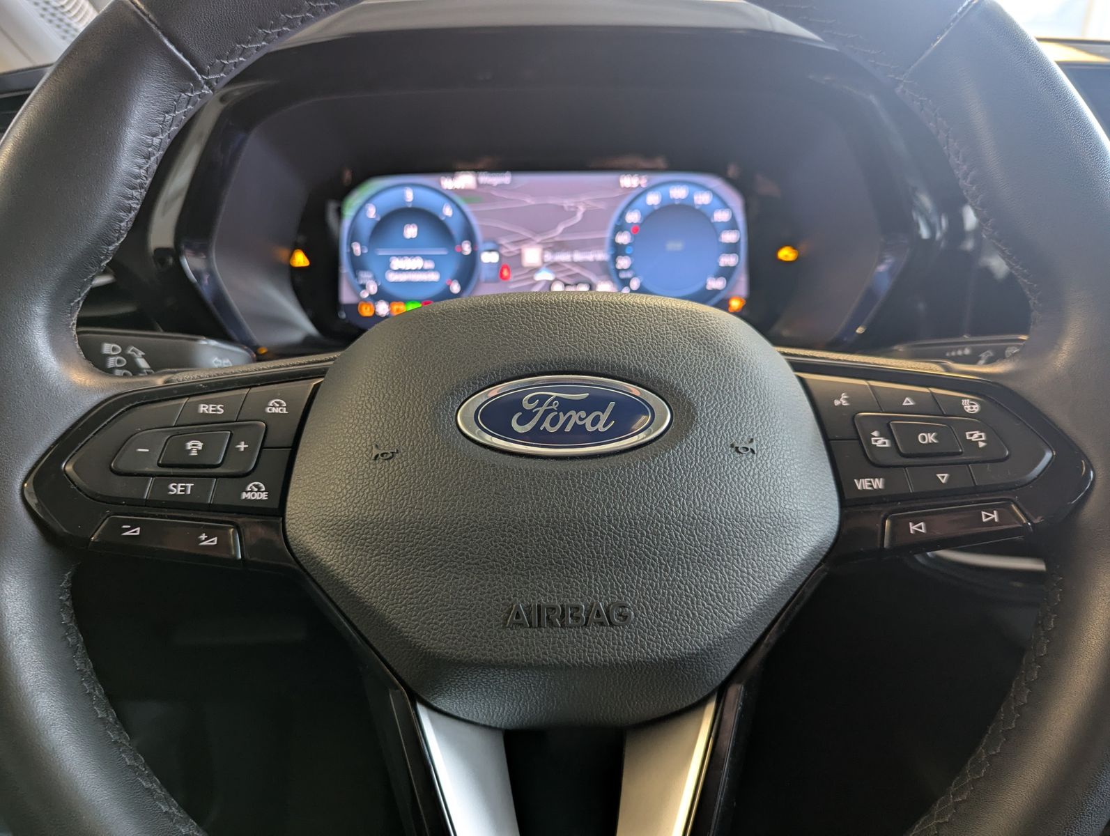 FORD Grand Tourneo L2 Active 7-Sitz Bi-LED Pano AHK - Image 22