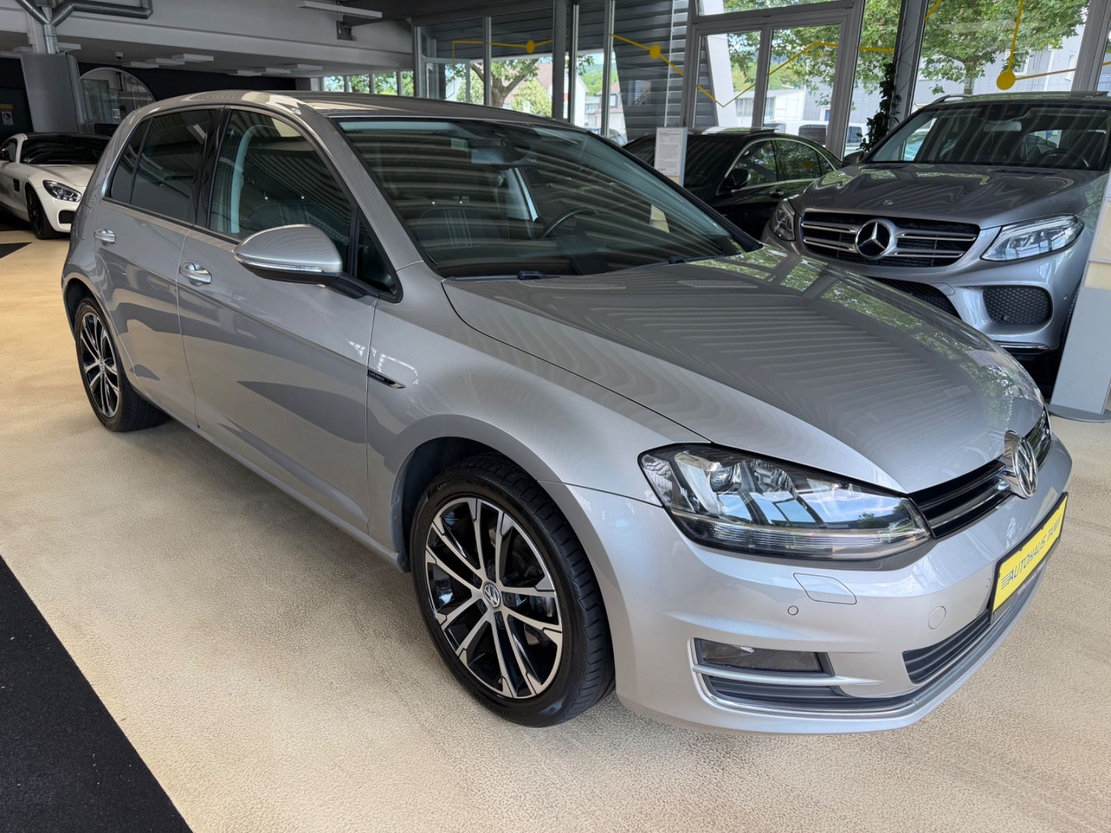 Fahrzeugabbildung Volkswagen Golf VII Lim. Lounge BMT